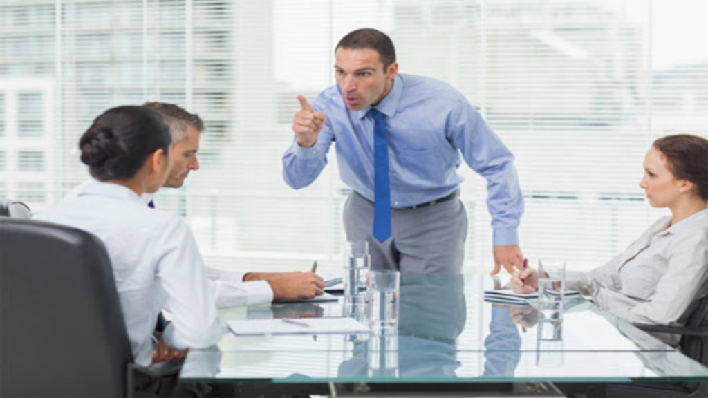استراتيجيات السيطرة والتعامل مع المواقف العدائية والصراعات
